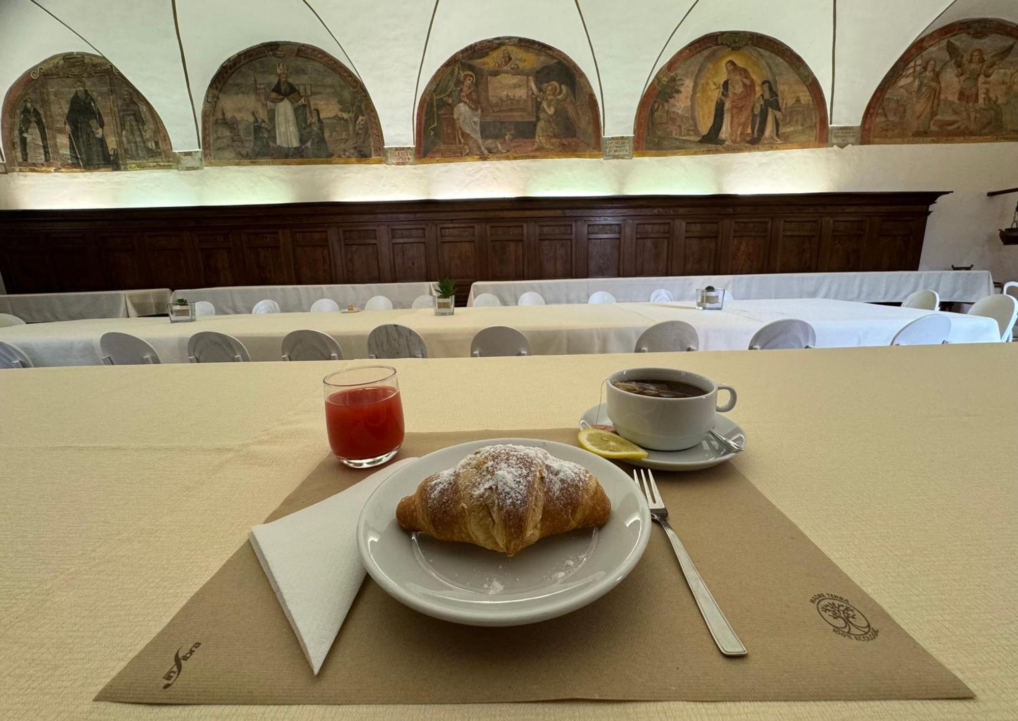 Monastero Ss. Annunziata Hotel Todi Exterior foto Breakfast at the Caffè Greco