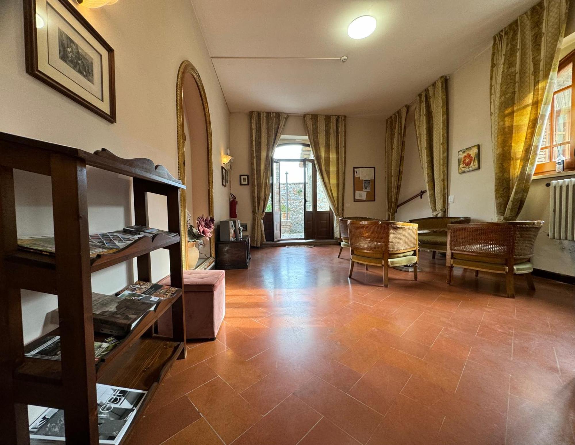 Monastero Ss. Annunziata Hotel Todi Exterior foto The interior of the museum