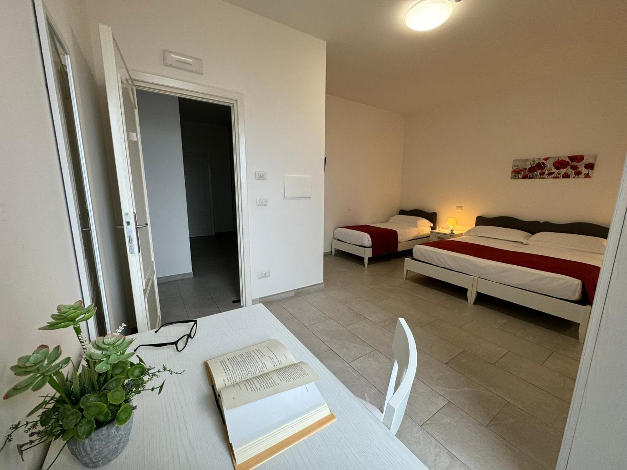 Monastero Ss. Annunziata Hotel Todi Exterior foto A typical room at the residence