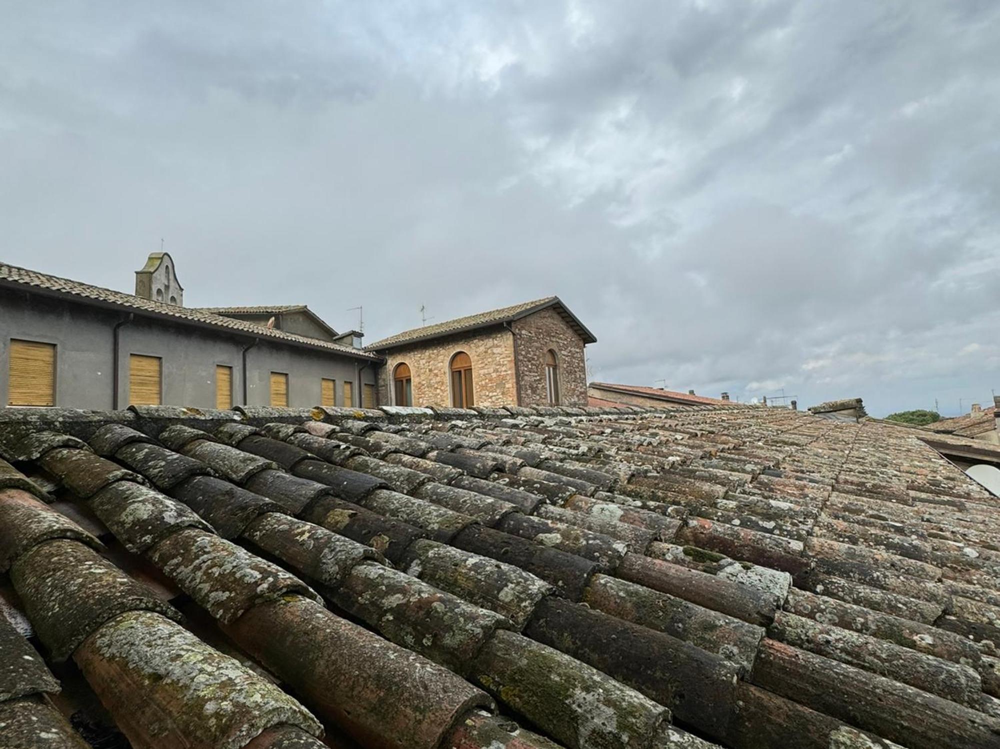 Monastero Ss. Annunziata Hotel Todi Exterior foto Roof of the monastery